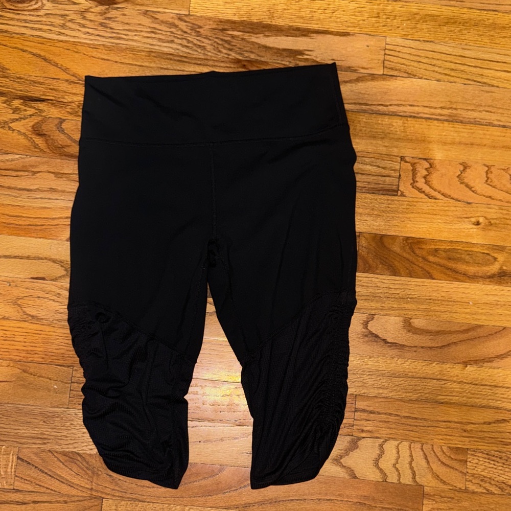 Fabletics Black High-Waisted capris‎ size Large